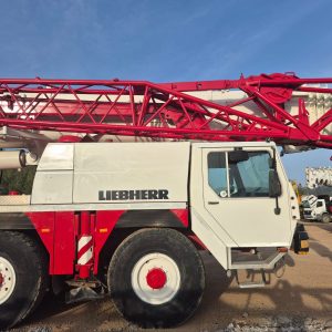 LIEBHERR LTM1100 2001 MODEL